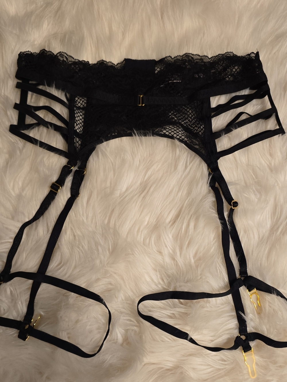 Victoria's Secret strappy lace garter belt SIZE M/L